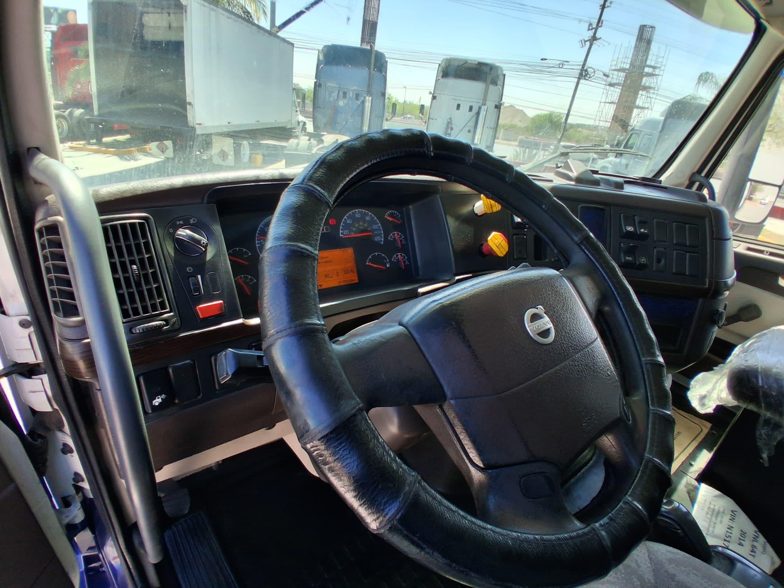 Volvo VNL  T64